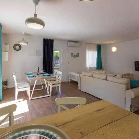 Studio In 39420 Apartment *