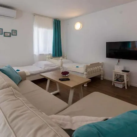 Apartment Studio In 39420 Crikvenica